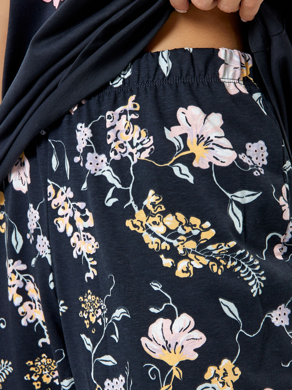 Комплект женский (бриджи, джемпер) в сером оттенке с цветами - Mark formelle фото 6