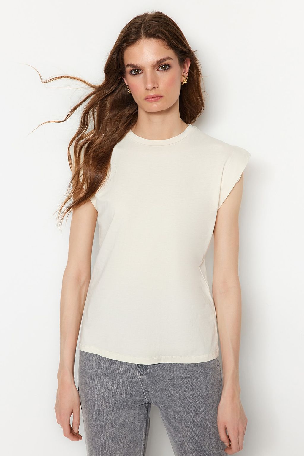 Bej %100 Pamuk Vatka Gorunumlu Basic Bisiklet Yaka Orme T-Shirt TWOSS20TS0021