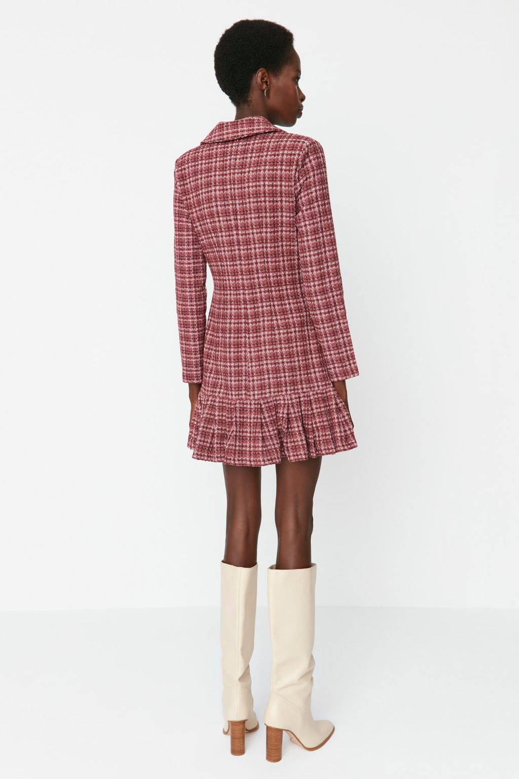 TRENDYOLMILLA Siyah Etegi Volanl? Dugme Detayl? Tuvit Dokuma Elbise TWOAW23EL00870  фото 5