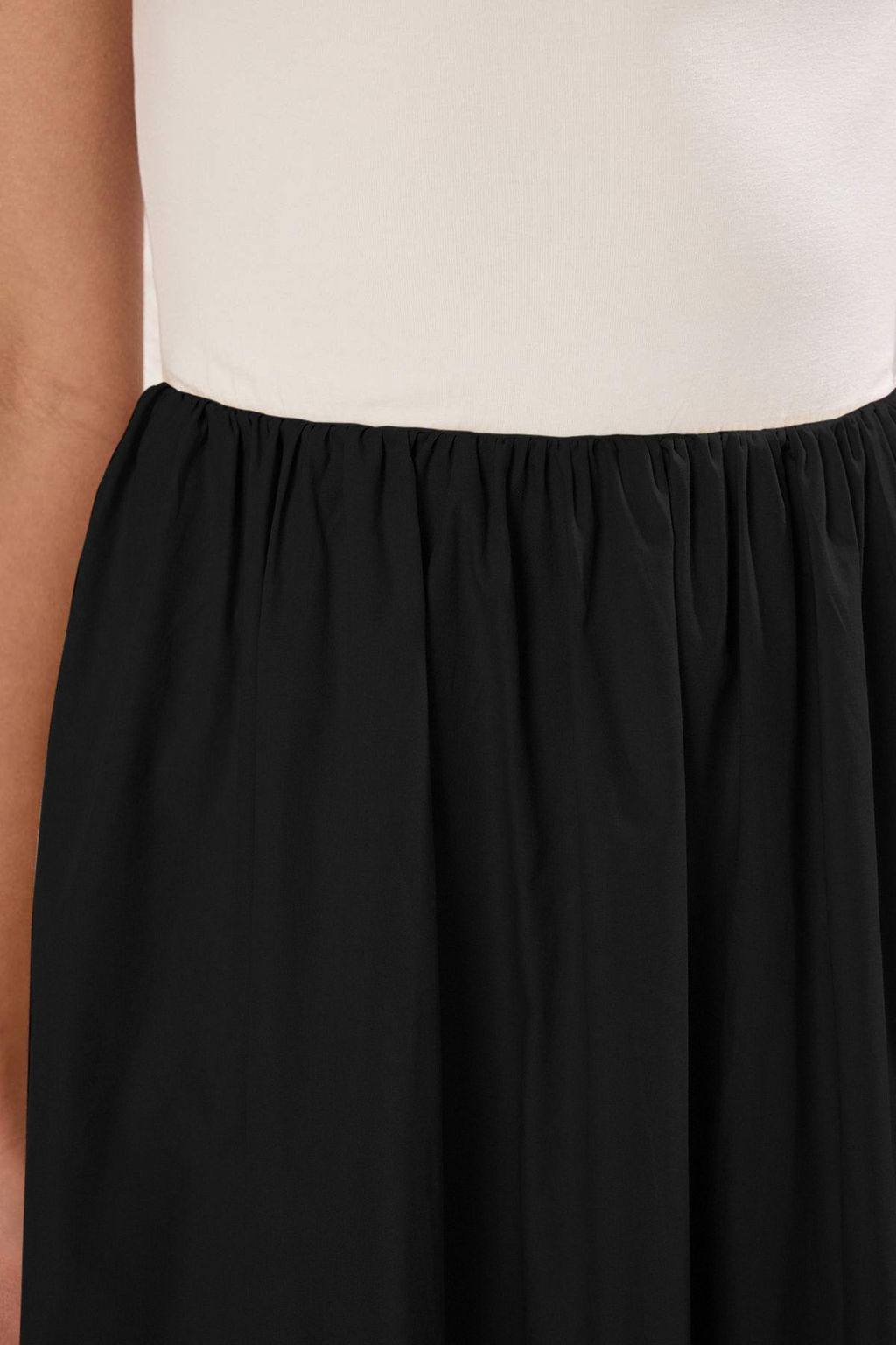 Siyah Renk Bloklu Maxi Dokuma Elbise TWOSS25EL00867