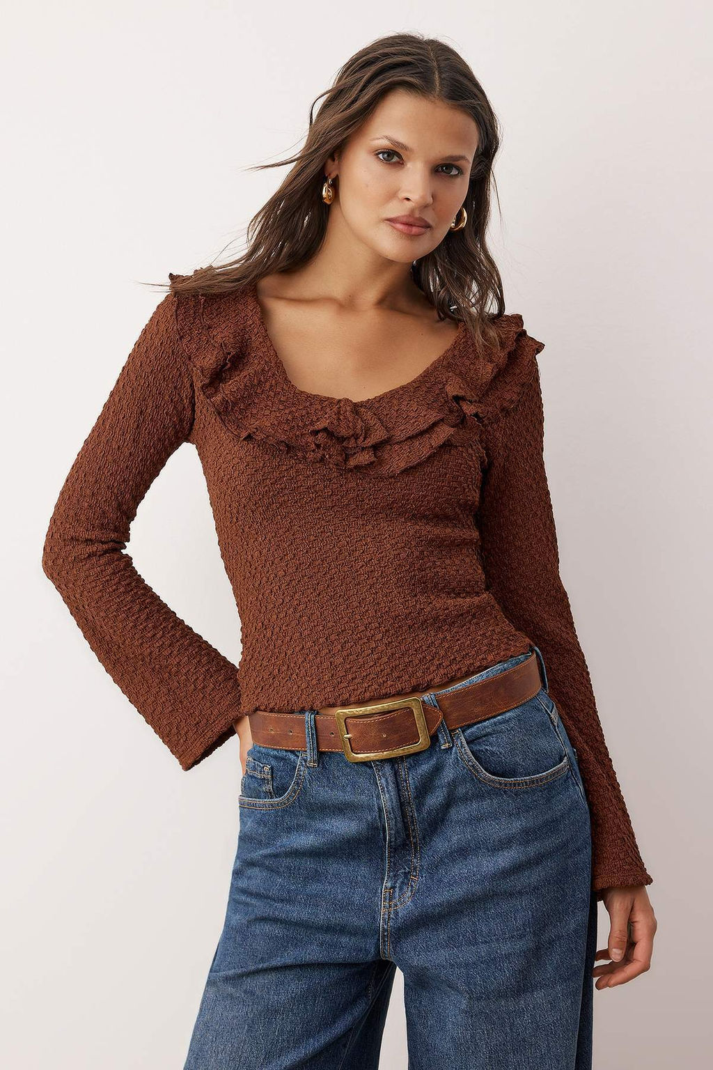 Kahverengi Dokulu Fitted/Vucuda Oturan F?f?r Detayl? Esnek Orme Bluz TWOAW26BZ00202