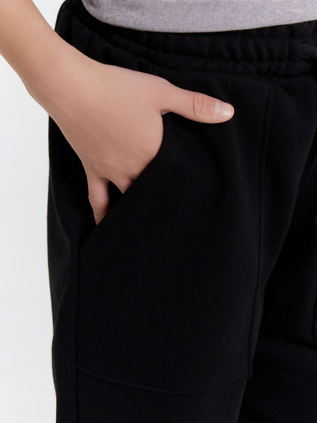 Брюки для мальчиков джоггеры в черном цвете - Mark formelle фото 4