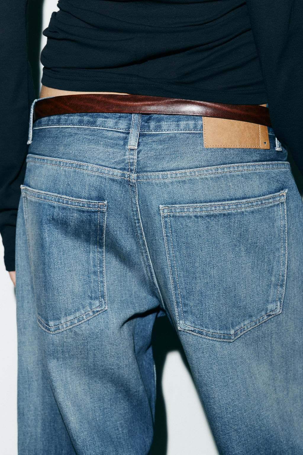 TRF LOW-RISE BAGGY TAPERED JEANS - Zara фото 6