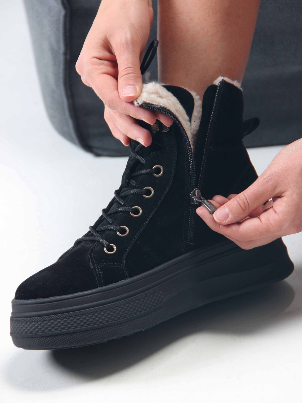 Ботинки 219.warmbl. черный замша/Байка