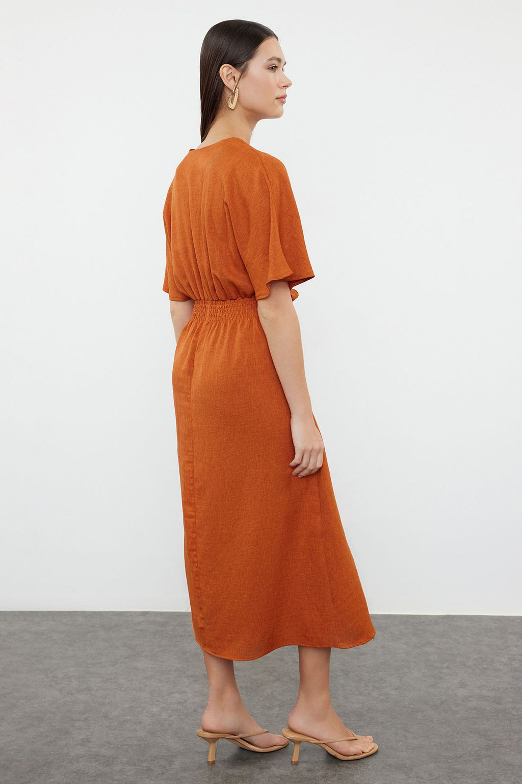 Kahverengi Kusakl? A Kesim/Can Form Midi Dokuma Elbise TWOSS23EL01543