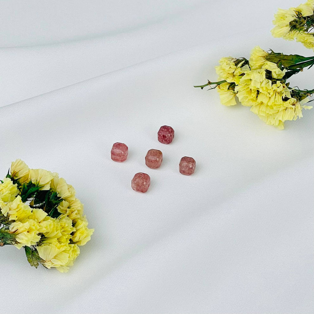 Бусины для украшений из Клубничного кварца (5 шт)