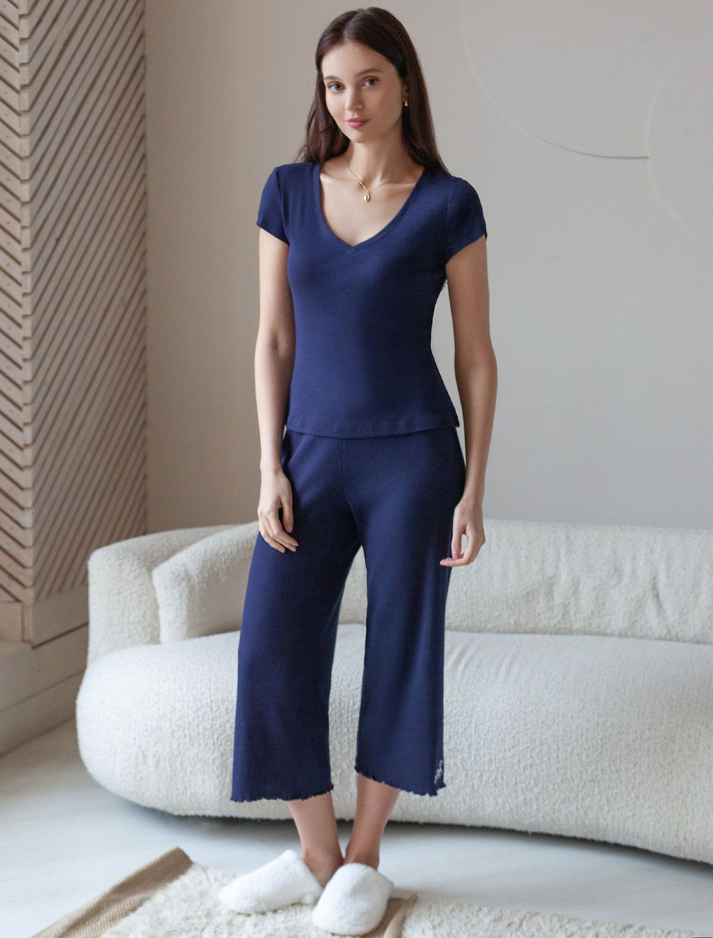 Прямые брюки с поясом на резинке из фактурного трикотажа в рубчик - Vilatte фото 5