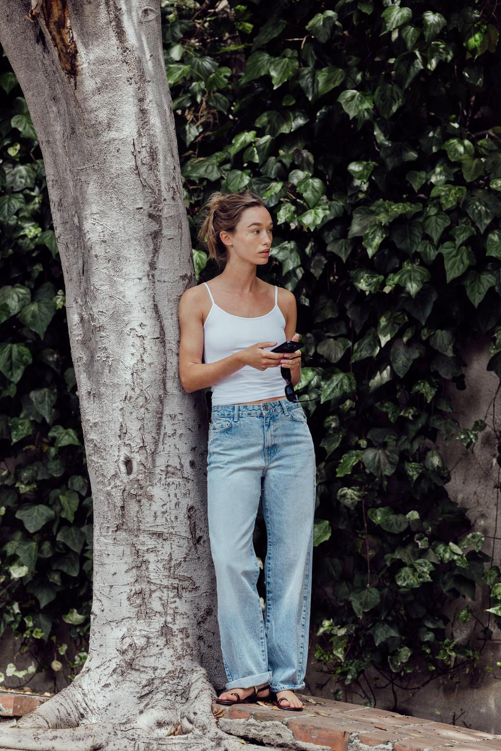 Z1975 RELAXED FIT MID-WAIST JEANS WITH TURN-UP HEMS - Zara фото 4