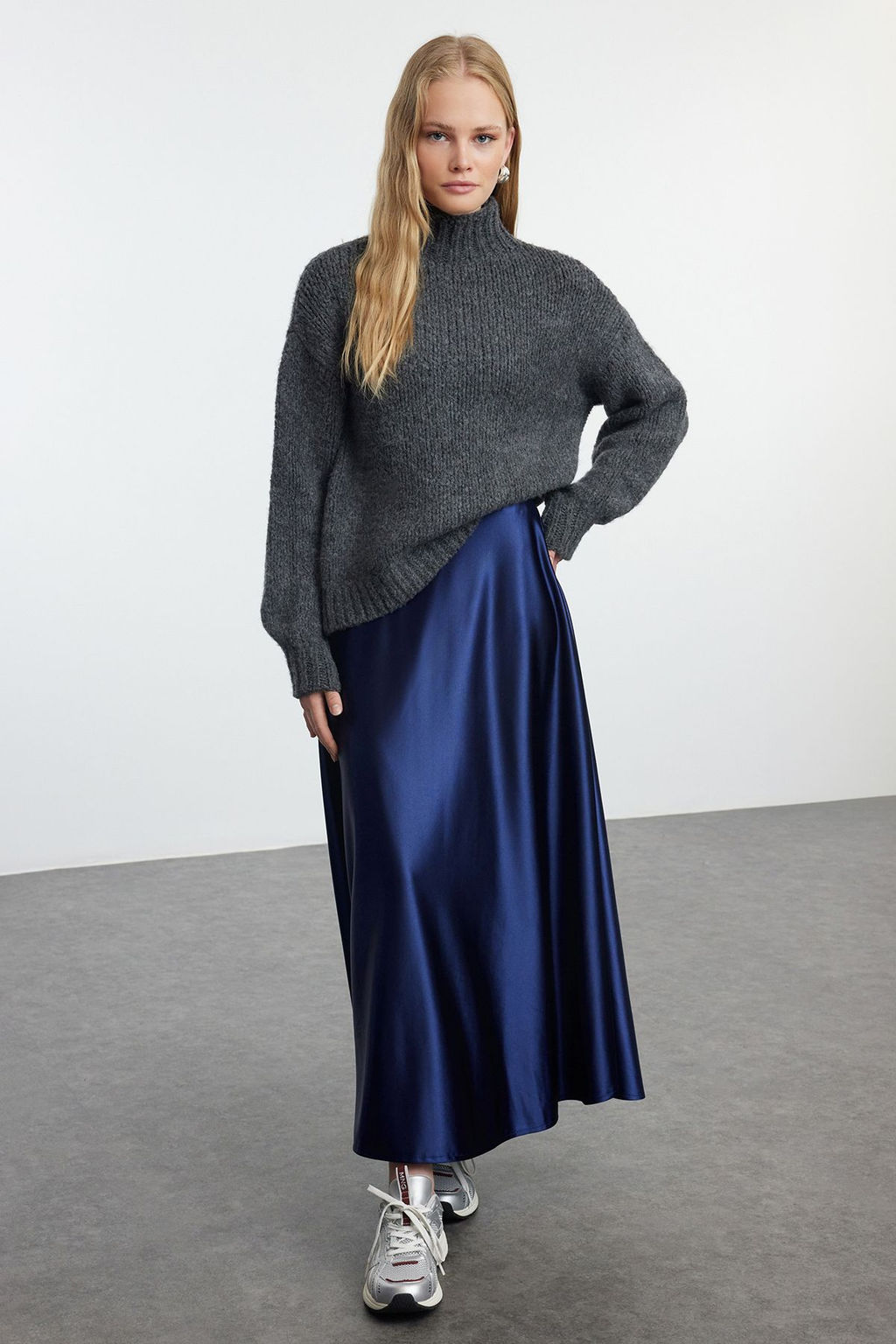 TRENDYOLMILLA Siyah A Line/Can Form Midi Orme Etek TWOAW25ET00111  фото 2