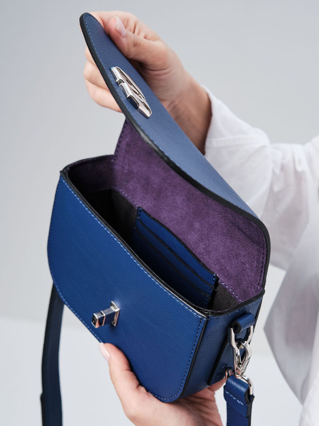 Сумка кожаная кросс-боди Deboro 30879 балтийск