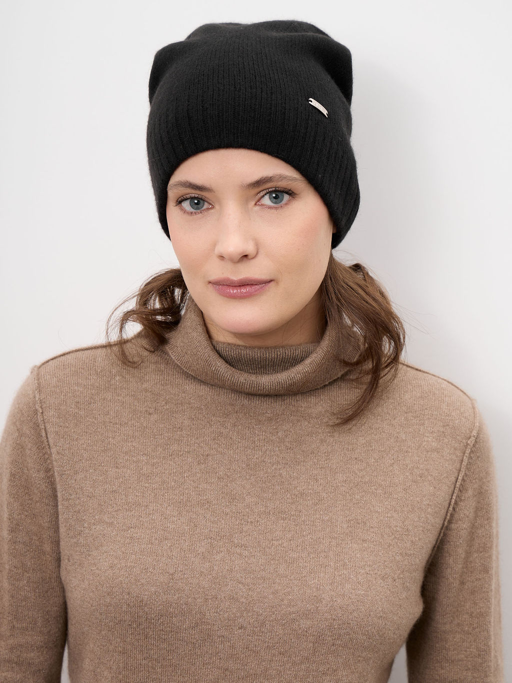 Шапка из кашемира 04286 черная