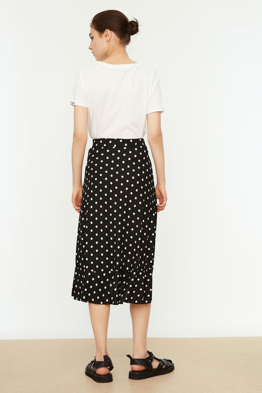 TRENDYOLMILLA K?rm?z? Bask?l? Buzgu Detayl? ve Volanl? Yuksek Bel Esnek Etek TWOSS21ET0029 фото 14