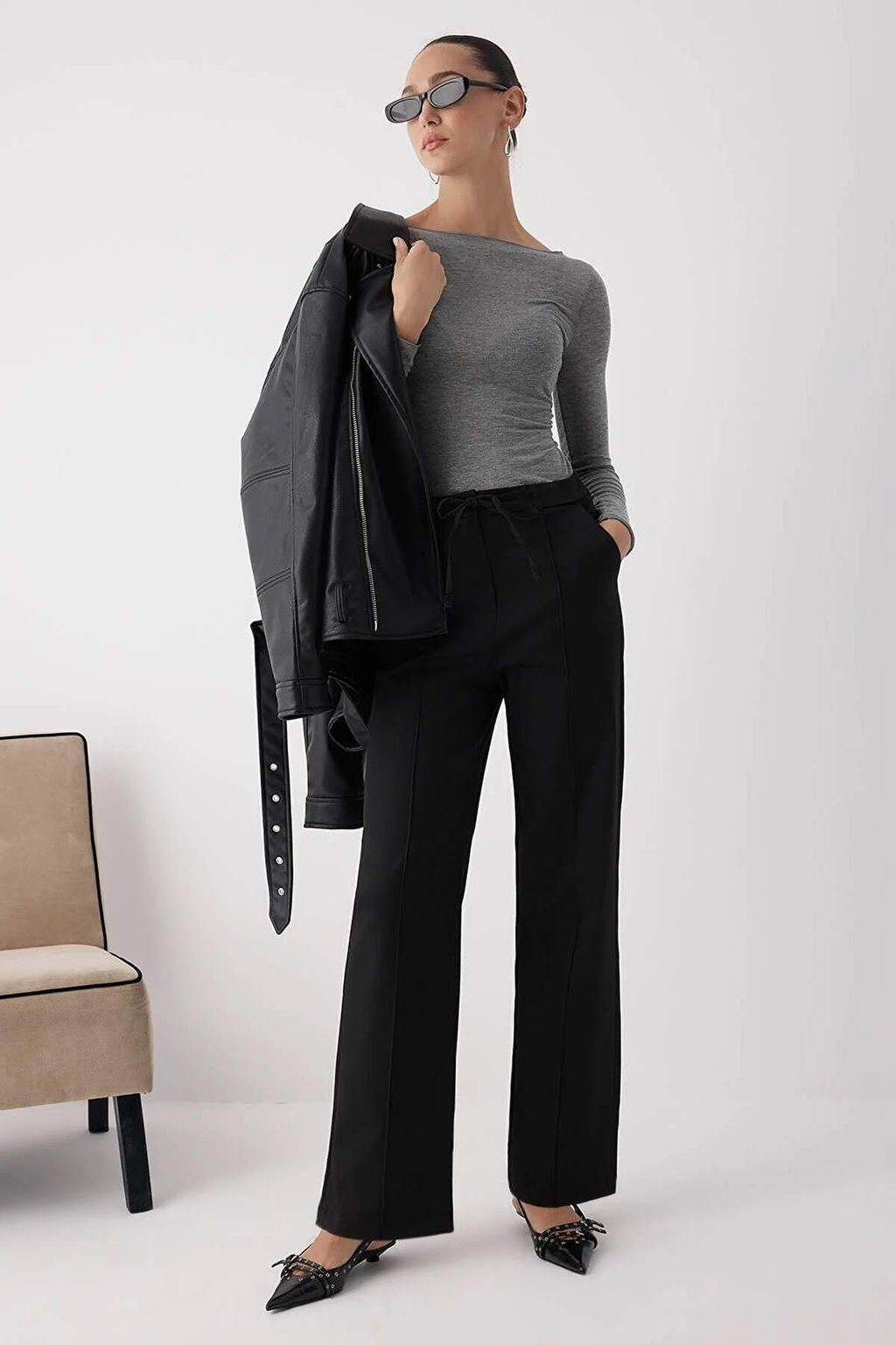 Siyah Bagc?kl? K?sl?k Tuseli Rahat Kumas Wide Leg/Genis Paca Pantolon TWOAW26PL00012 - Trendyolmilla фото 19