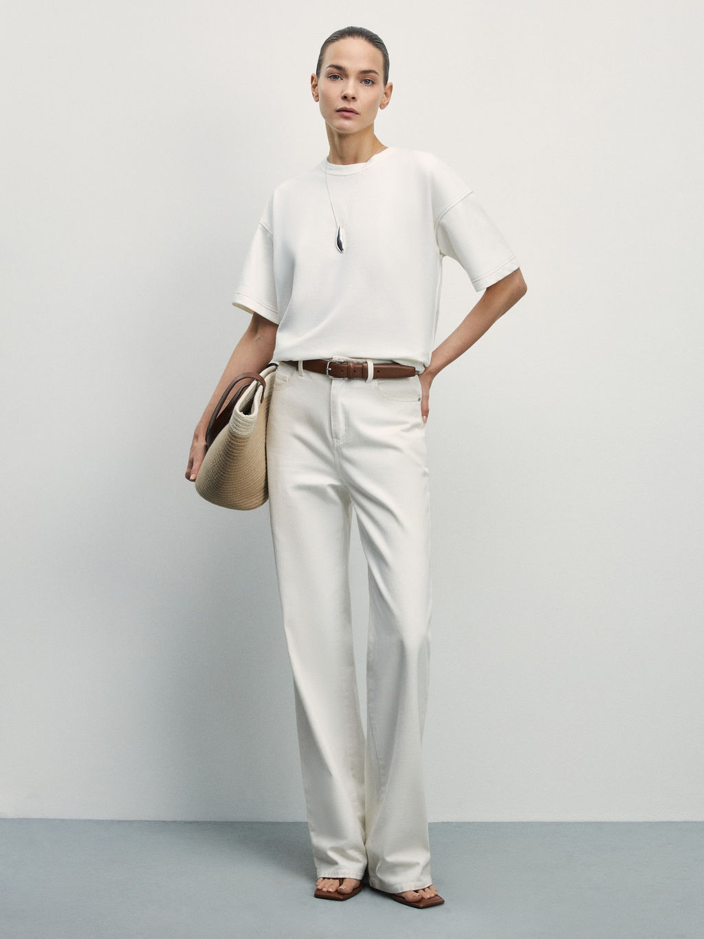 Футболка из плотного хлопка с контрастными швами / Zarina  фото 2