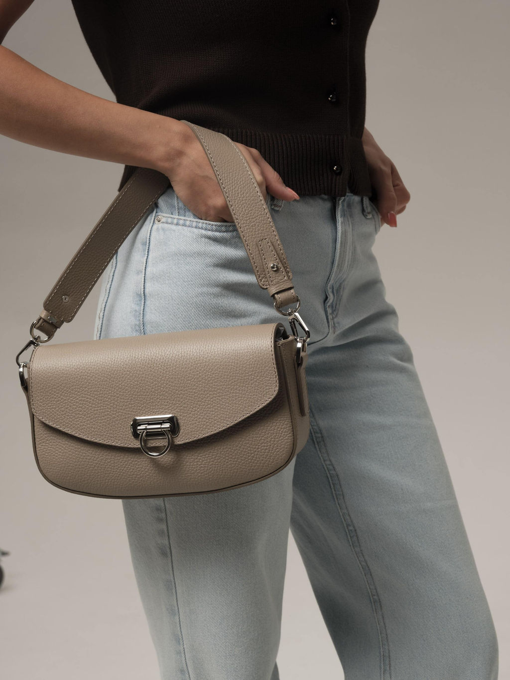 Сумка на плечо Azaro 31049 бежевый латте