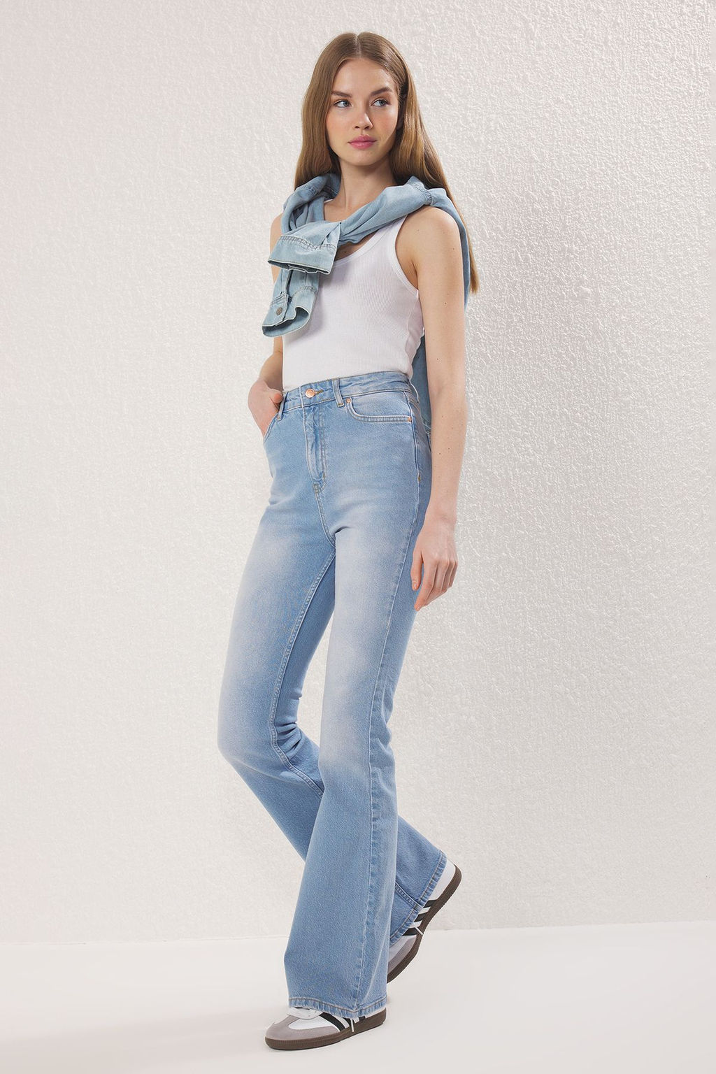 TRENDYOLMILLA Koyu Mavi Yuksek Bel Flare Jeans TWOSS25JE00101 фото 5