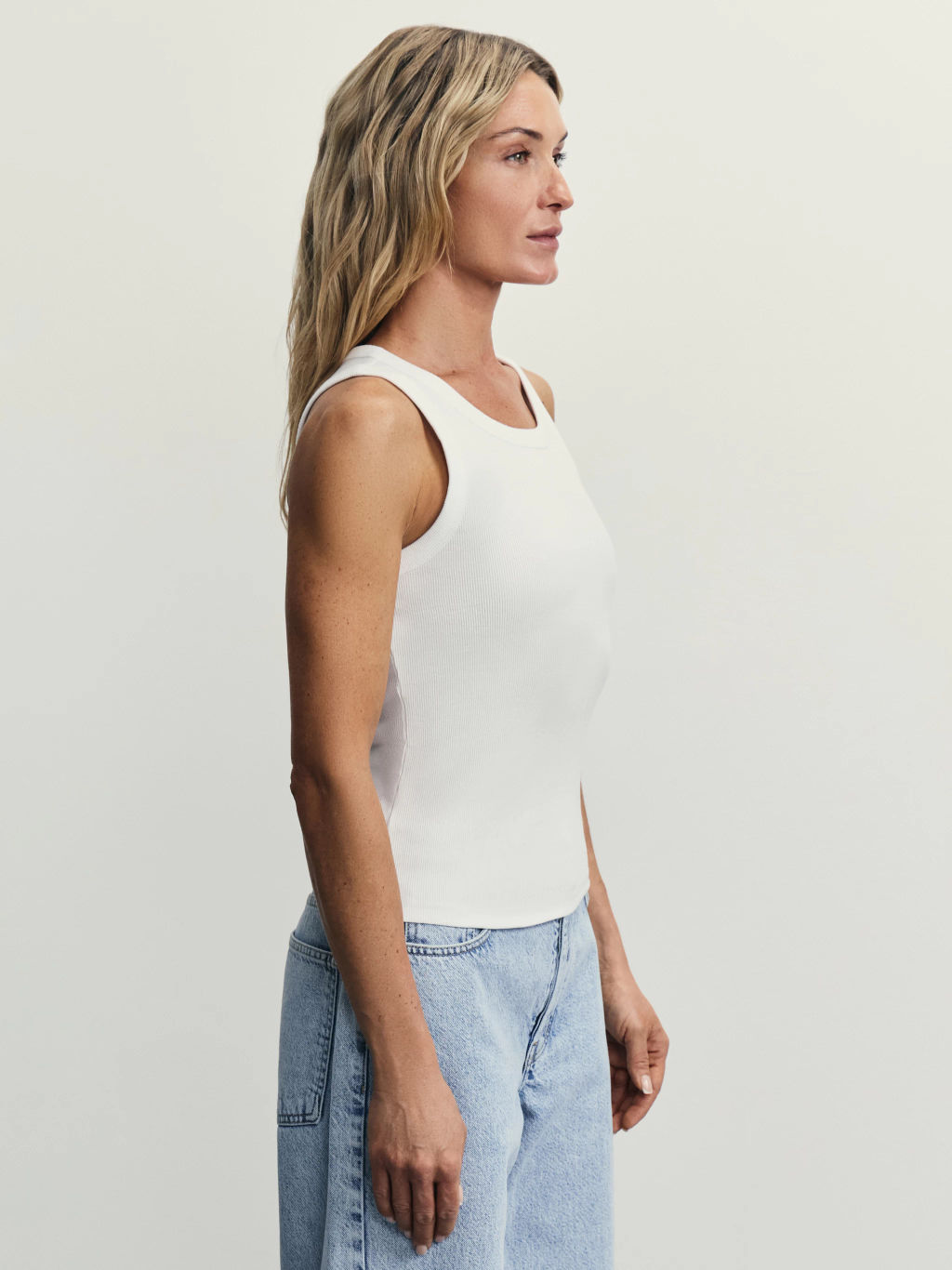 Базовая майка с вырезом халтер / Zarina  фото 4