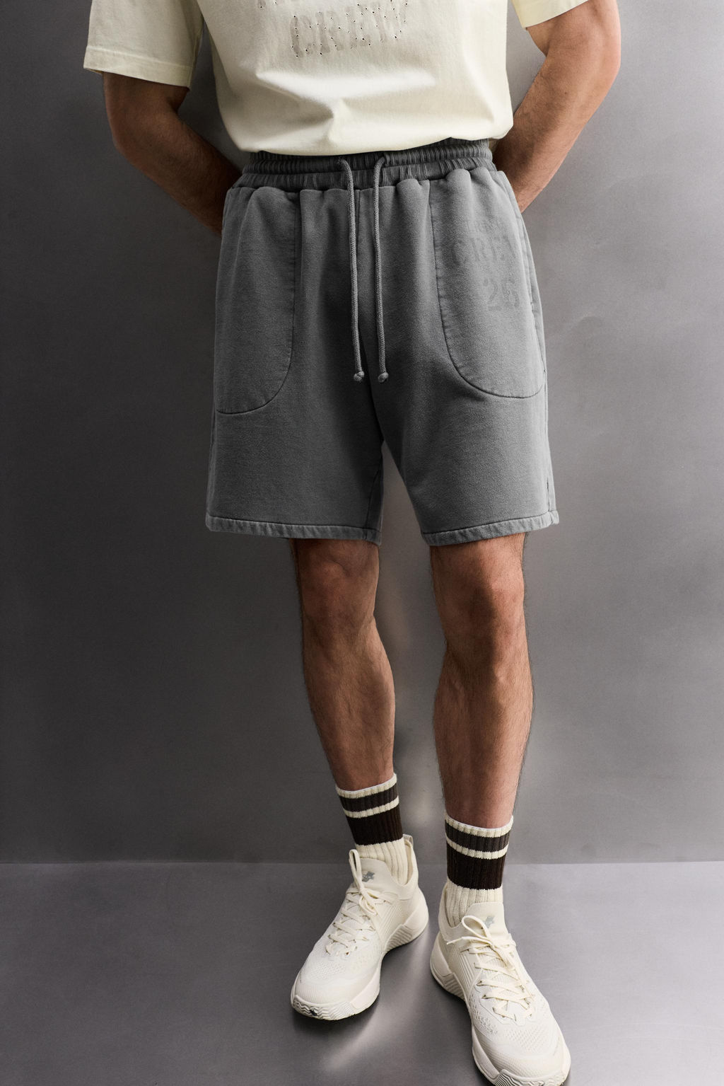 PANTALONES CORTOS JOGGER LAVADOS TRAINING / Gris / Azul