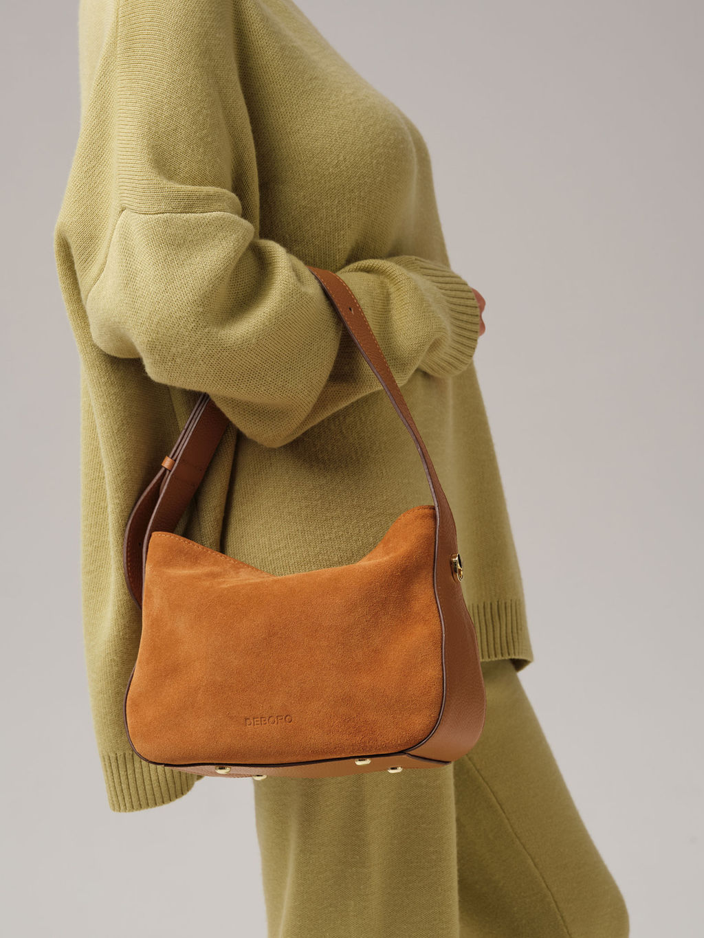 Замшевая сумка Deboro 30610 коричневый лист