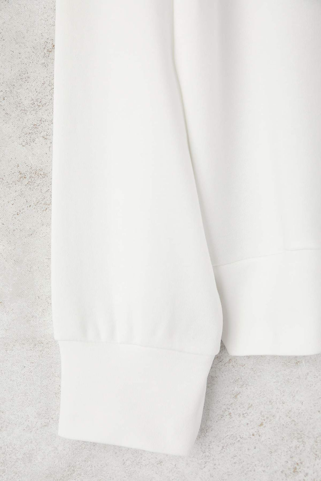 Ekru Renk Bloklu Polo Yaka Relaxed/Rahat Kal?p Orme Sweatshirt TWOAW26SW00043