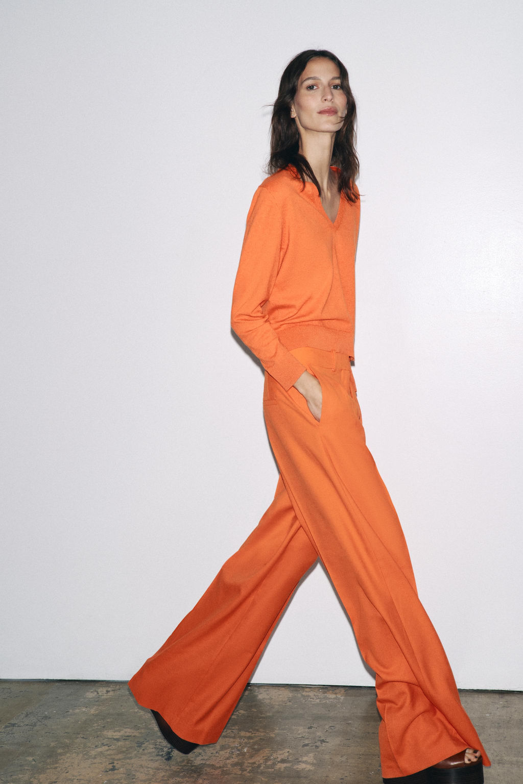 ZW COLLECTION WIDE-LEG DARTED TROUSERS - Zara фото 5