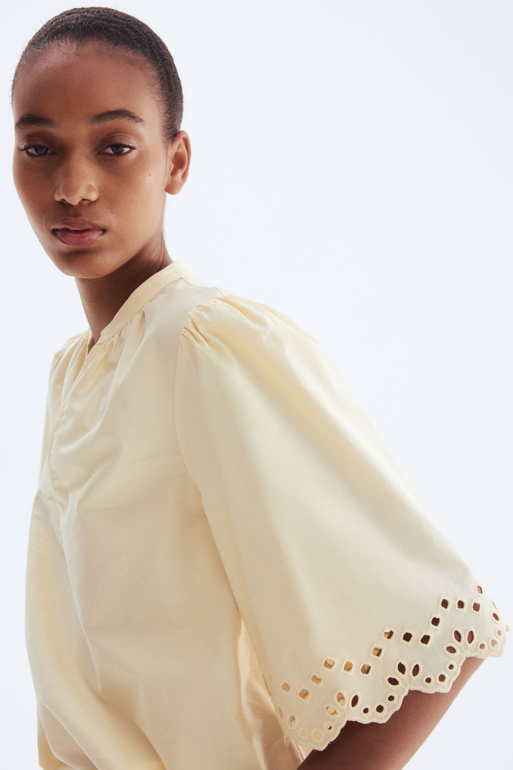 Blusa de algod?n con bordado ingl?s - H&m фото 2