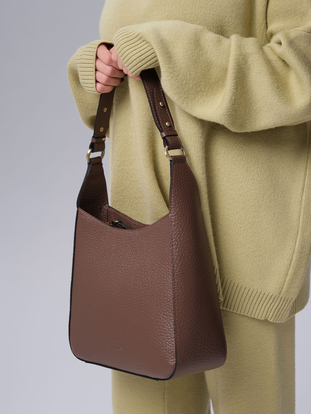 Кожаная сумка Azaro 31027 коричневый какао