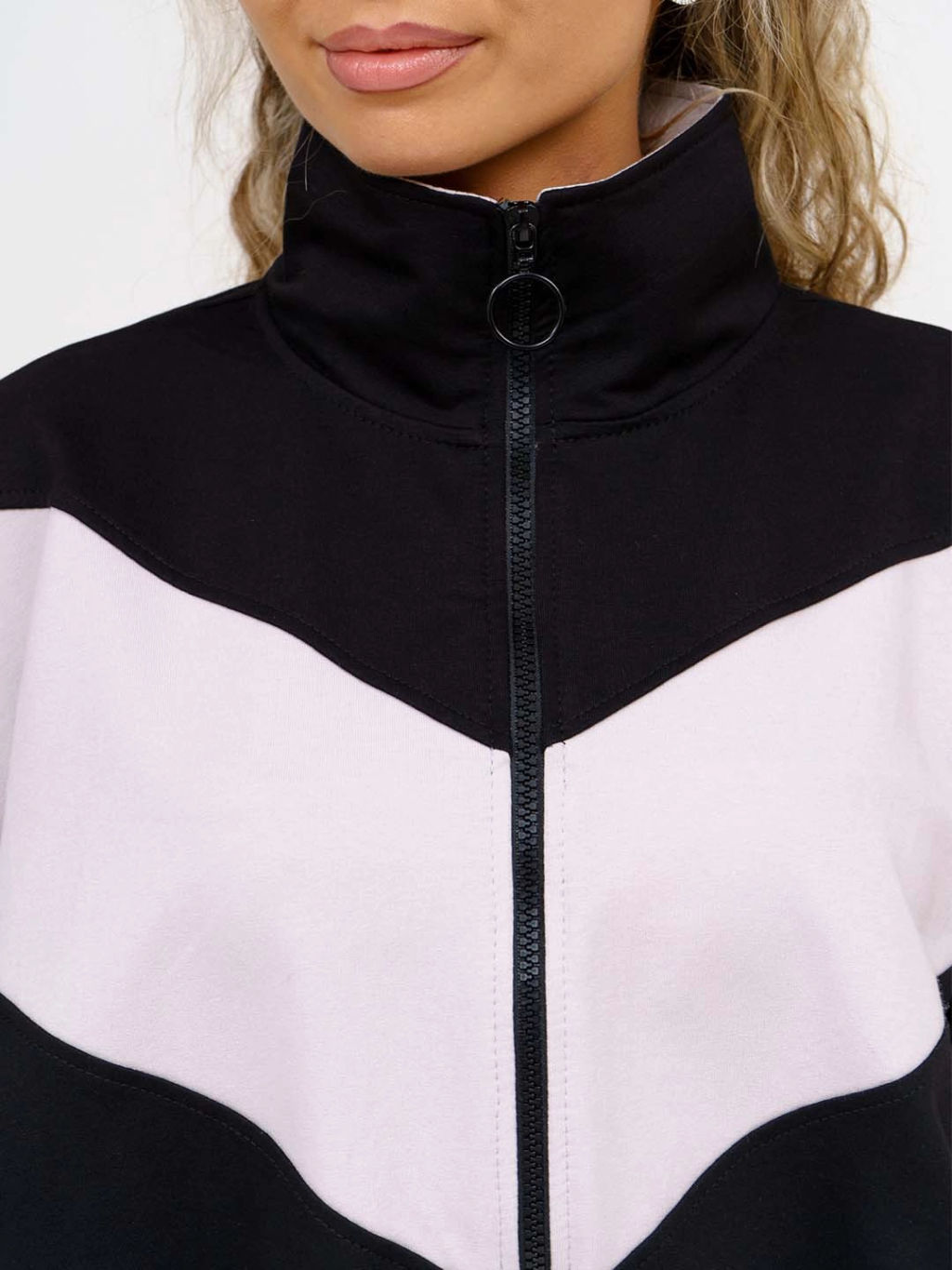 Костюм женский, цвет черный серый