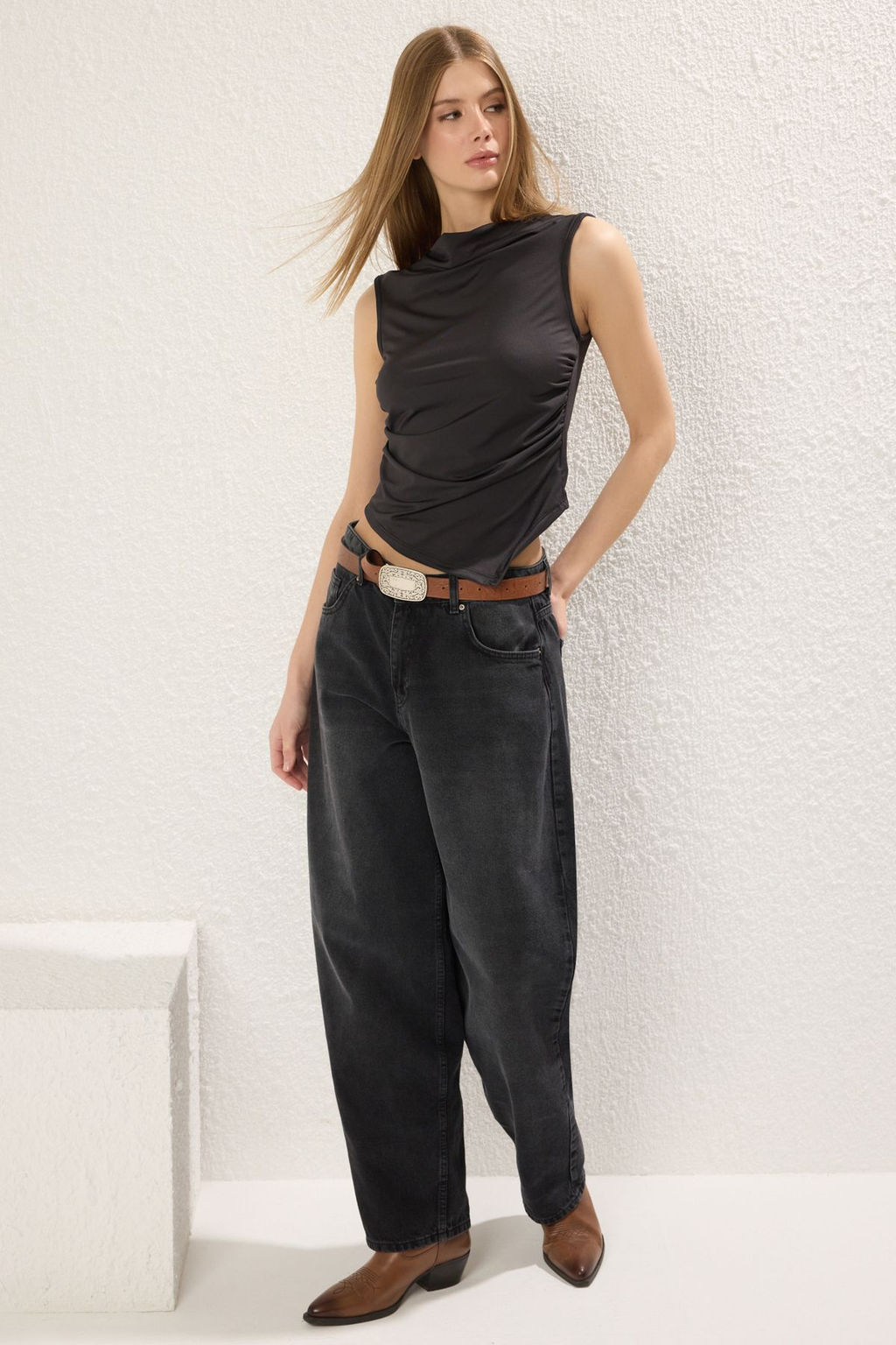 Siyah Fitted/Vucuda Oturan Asimetrik Etek Ucu Detayl? Esnek Orme Bluz TWOSS25BZ00080 - Trendyolmilla фото 2
