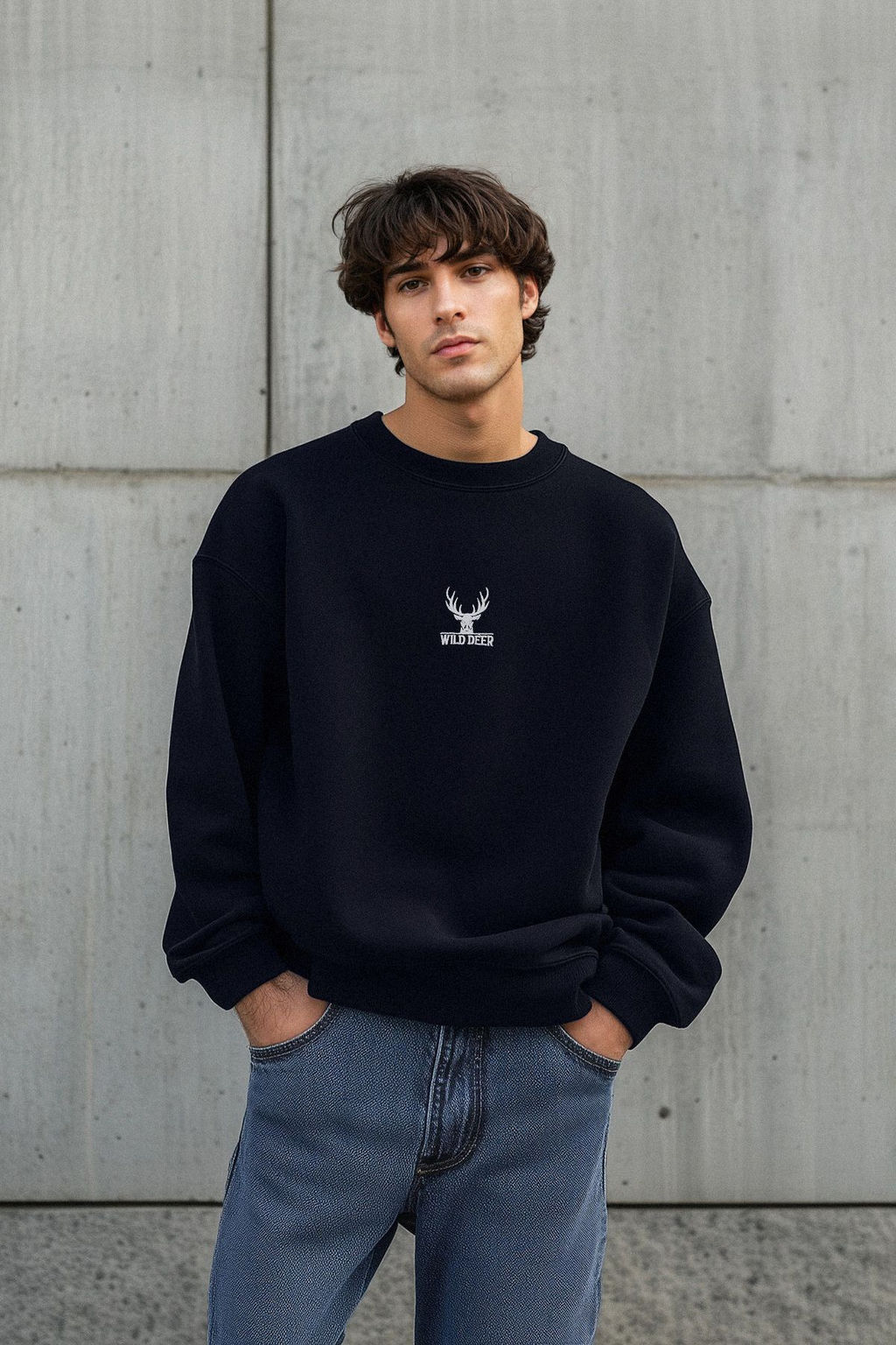 Lacivert Oversize/Genis Kesim Bisiklet Yaka Uzun Kol Hayvan Nak?sl? Sweatshirt TMNAW24SW00169