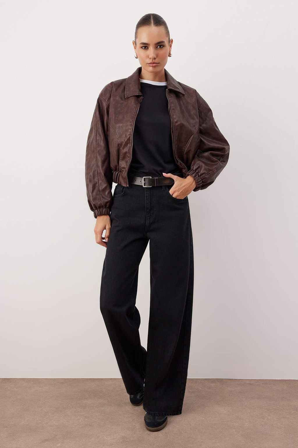 Siyah Beli Ayarl? Yuksek Bel Wide Leg/Genis Paca Jeans TWOAW26JE00265