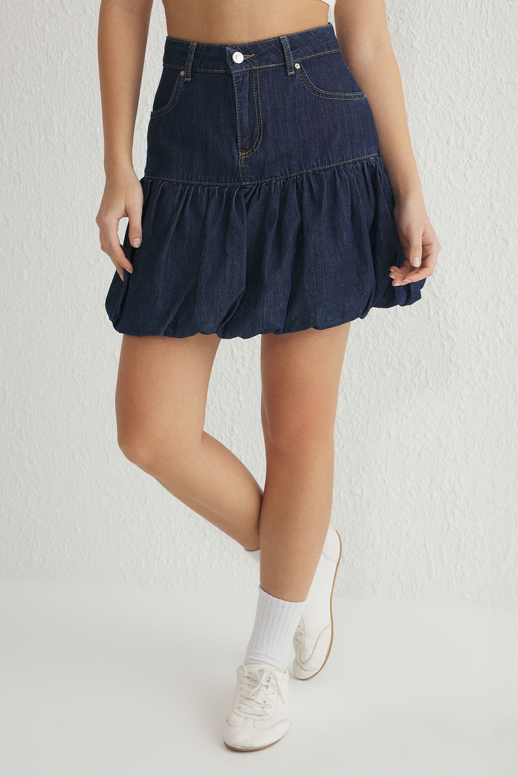 TRENDYOLMILLA Mavi Normal Bel Mini Denim Balon Etek TWOSS25ET00023 фото 3