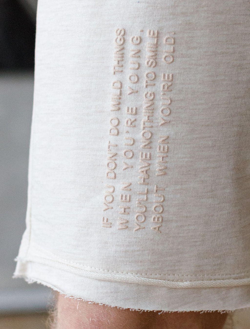 Шорты на резинке из тонкого футера с принтом