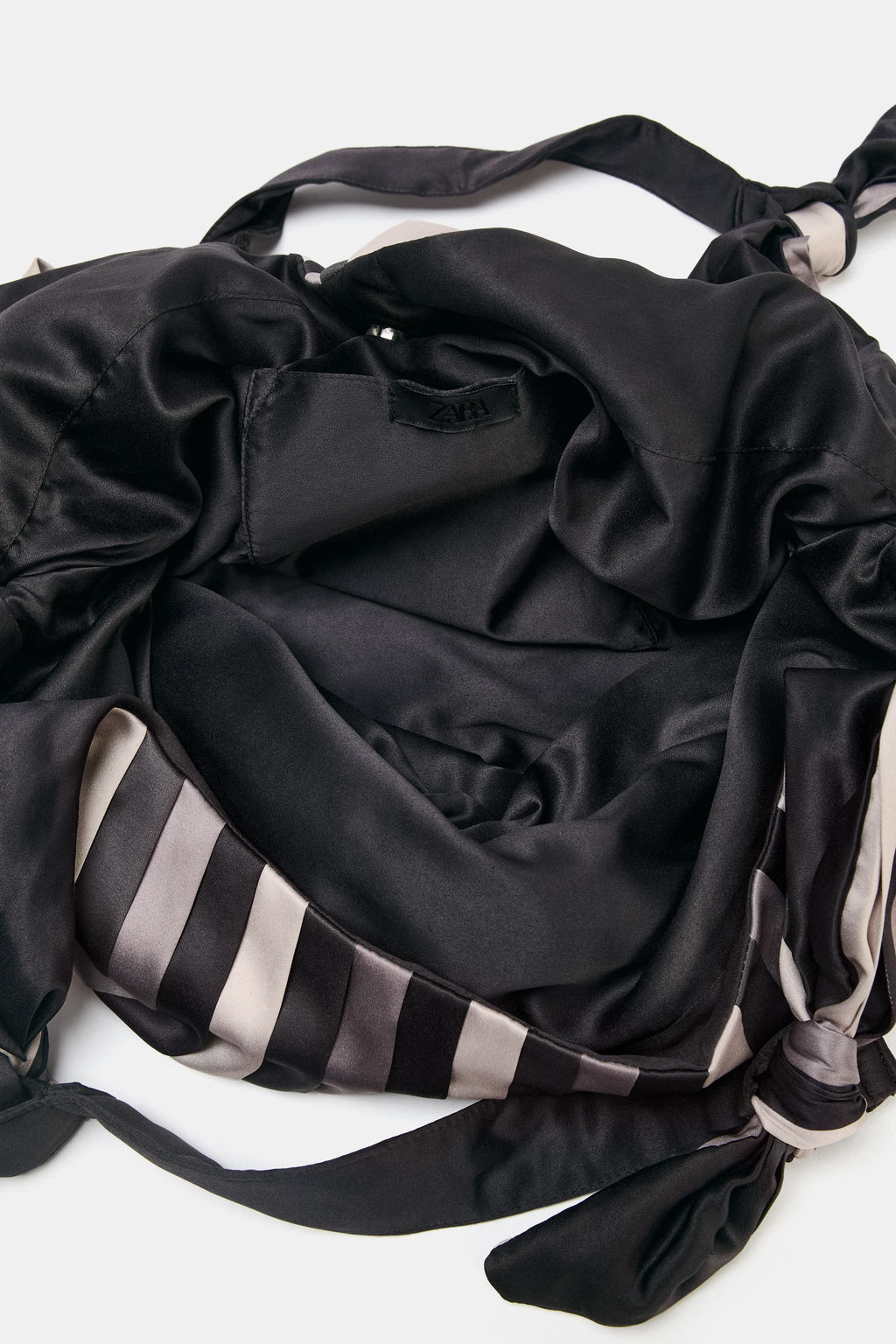 KNOTTED SATIN-EFFECT MAXI BUCKET BAG - Zara фото 10