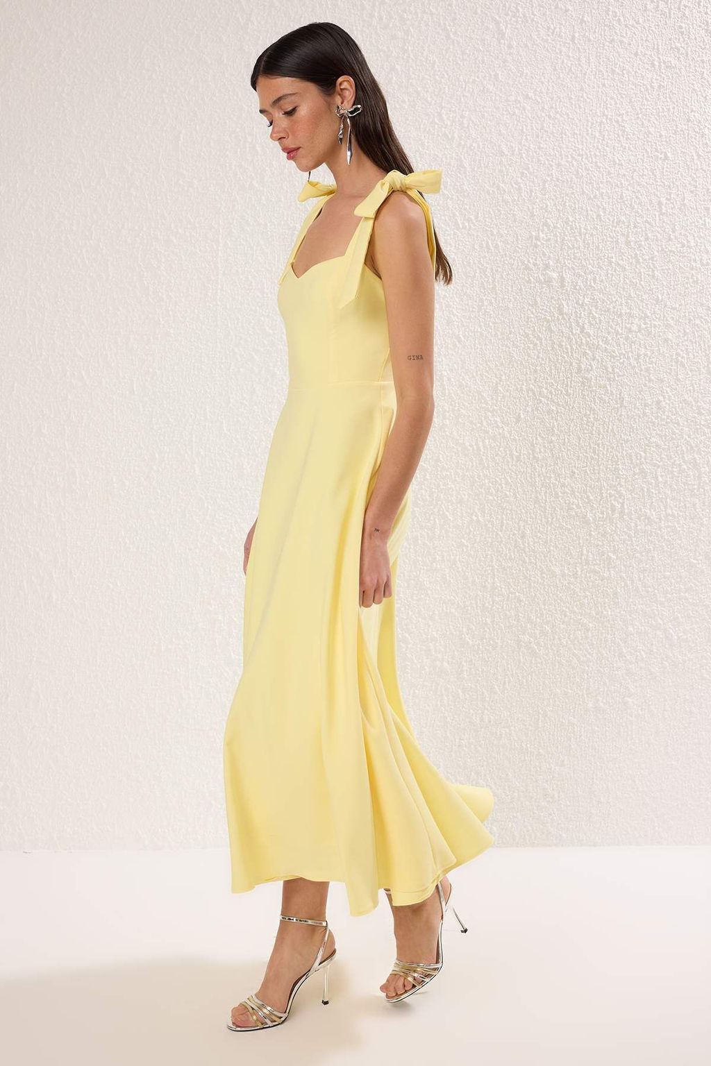 Ac?k Sar? A-Kesim Ask? Baglama Detayl? Dokuma Midi S?k Abiye Gece Mezuniyet Elbisesi TPRSS24EL00251