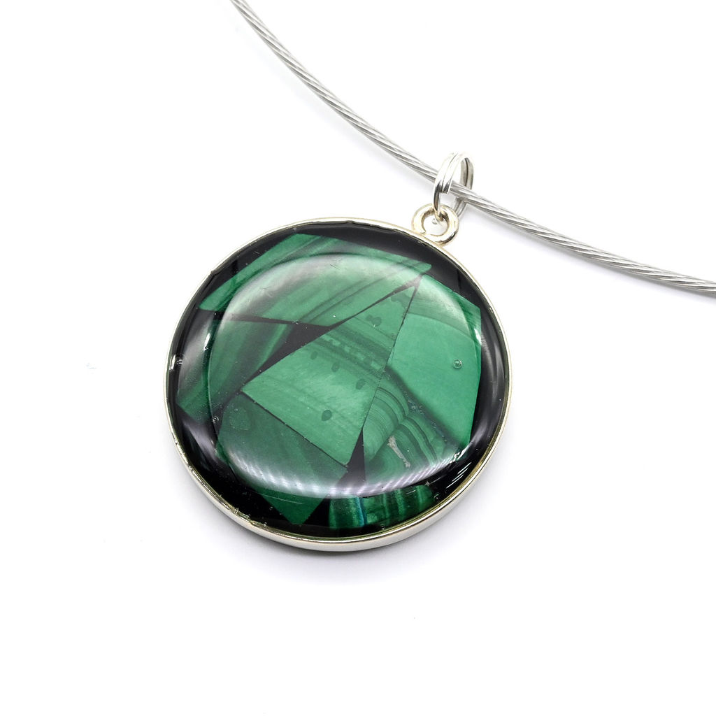 Кулон "Мозаика" на чокере из малахита 25мм-26мм.