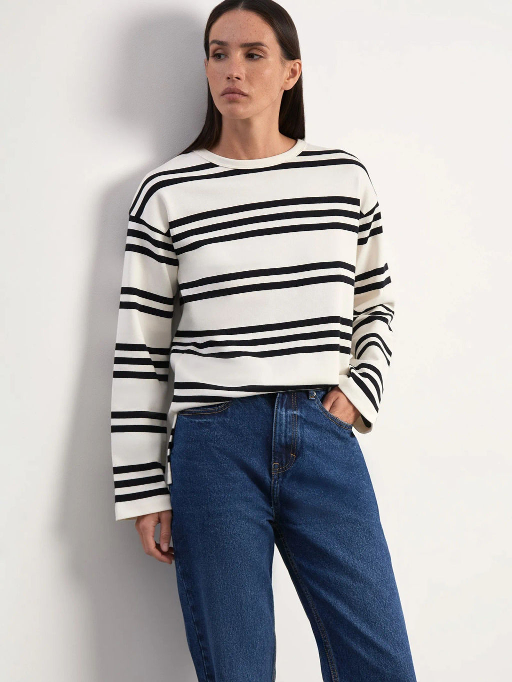 EMKA / Джинсы Mom Fit 385  фото 3