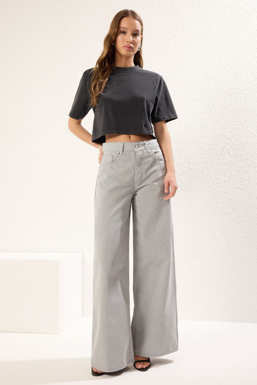 Gri Normal Bel Loose Wide Leg Jeans TWOSS25JE00198