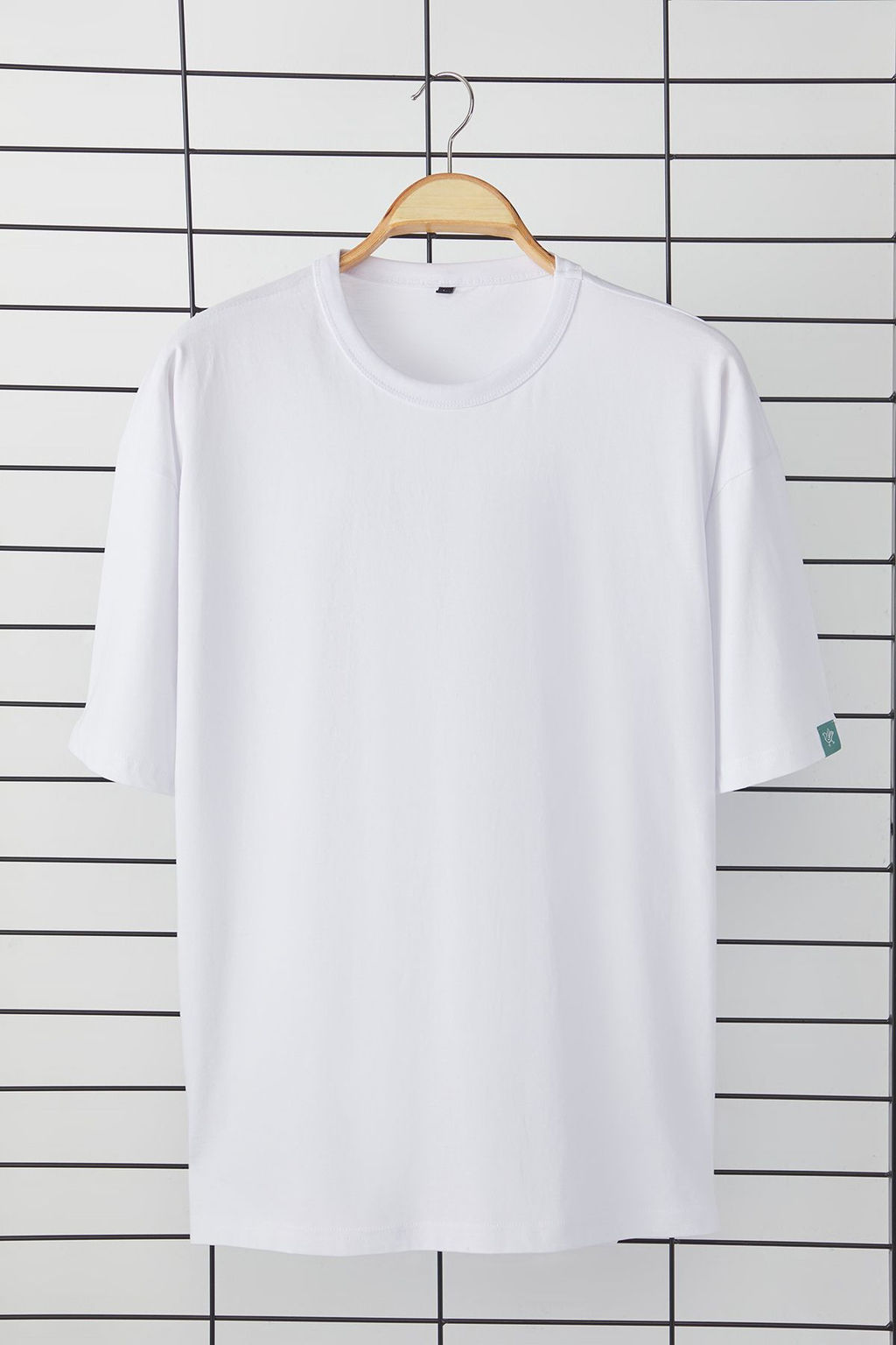 TRENDYOL MAN Beyaz Oversize/Genis Kesim Yaka Detayl? Etiketli %100 Pamuklu T-Shirt TMNSS25TS00057 - Trendyolmilla фото 6
