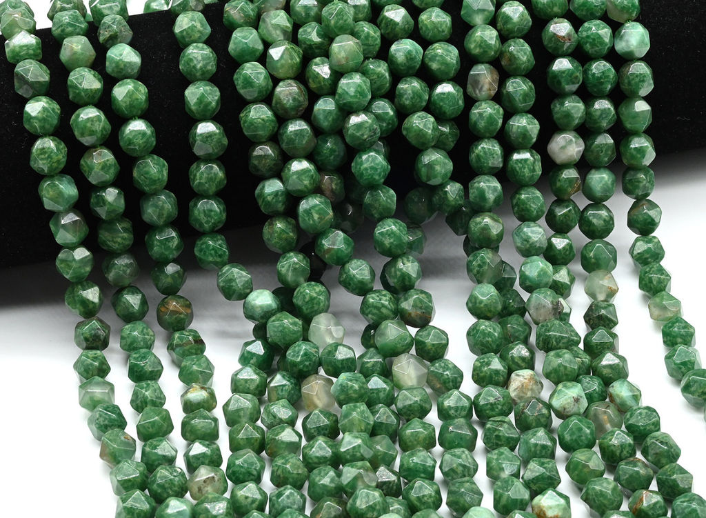 Бусины из жадеита искусственного шарик гр.8мм, 39см, 48 бусин Радуга камня
