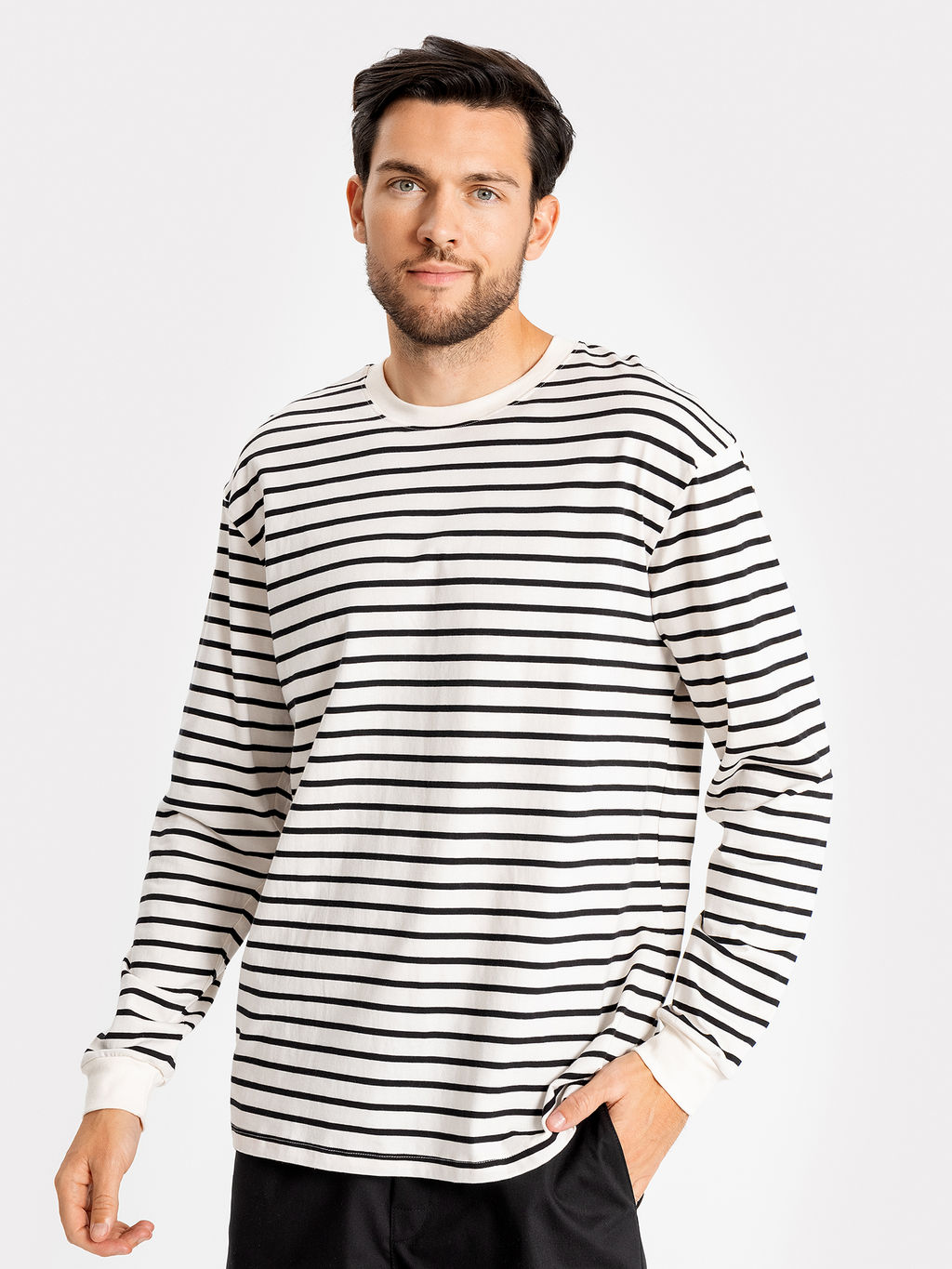 Лонгслив мужской молочный в черную полоску молочно -черная полоска1 121811
