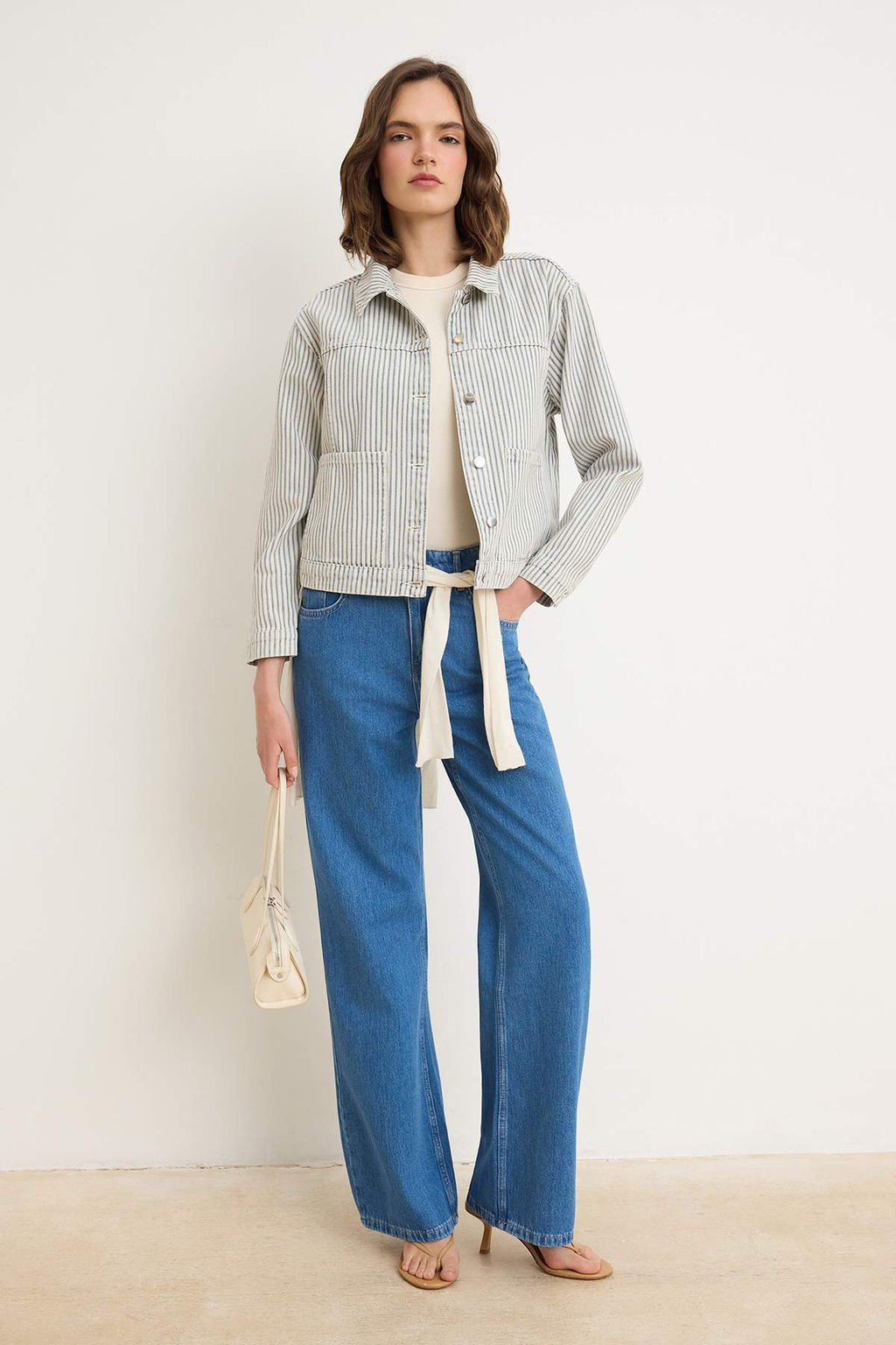 Ekru Denim Cizgili Crop %100 Pamuk Ceket TWOSS26CE00056