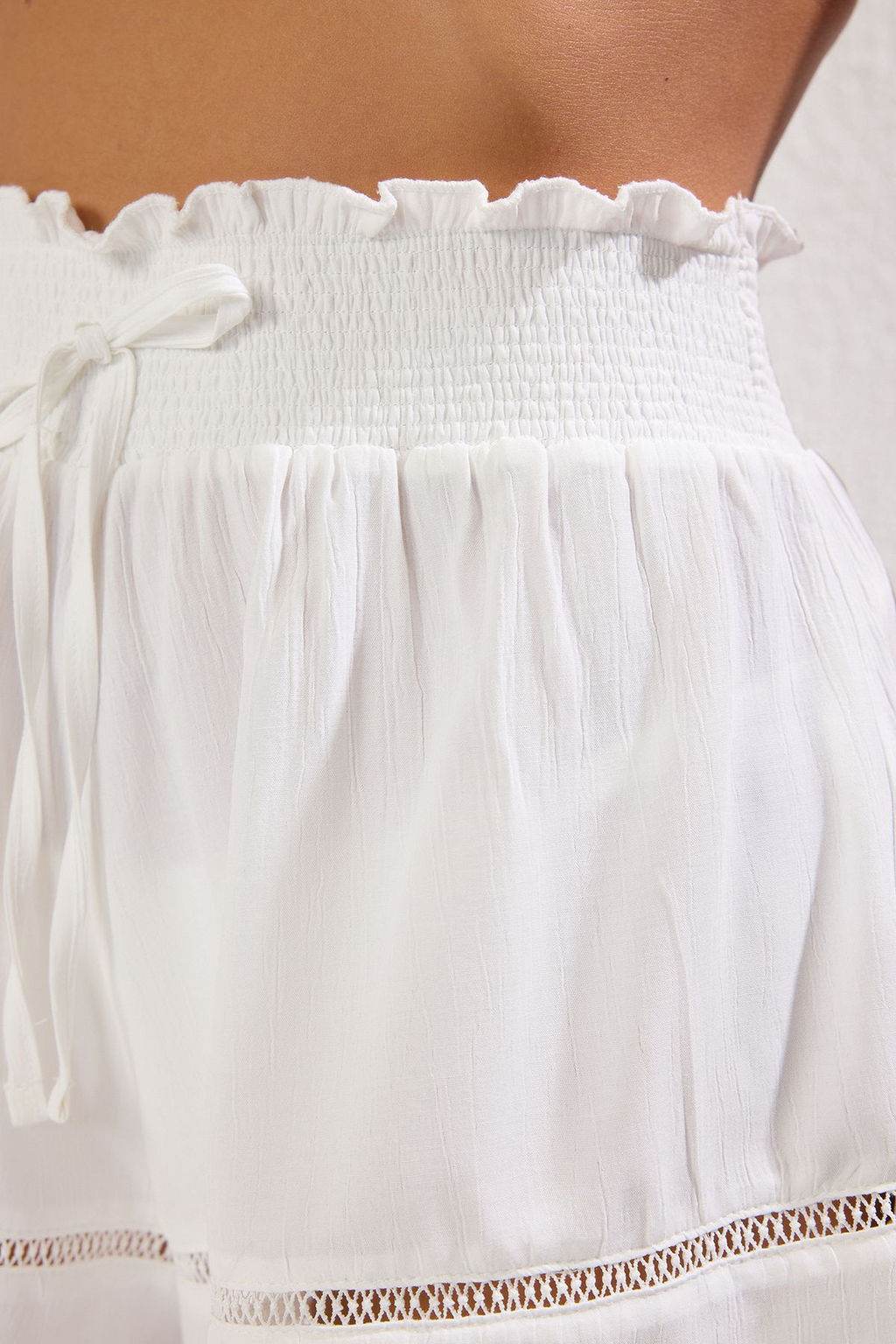 TRENDYOLMILLA Siyah Dokuma Dokulu Serit Aksesuarl? Plaj Sort TBESS25SR00005  фото 9