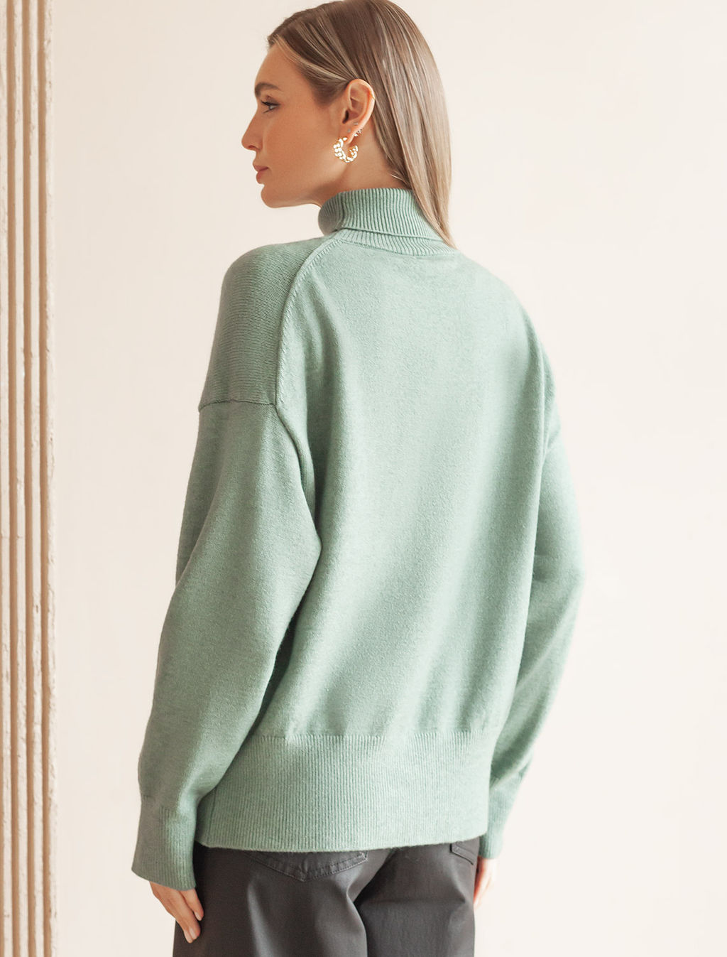 Свитер Vilatte D34.206 из пряжи с кашемиром светло-оливковый меланж  фото 4