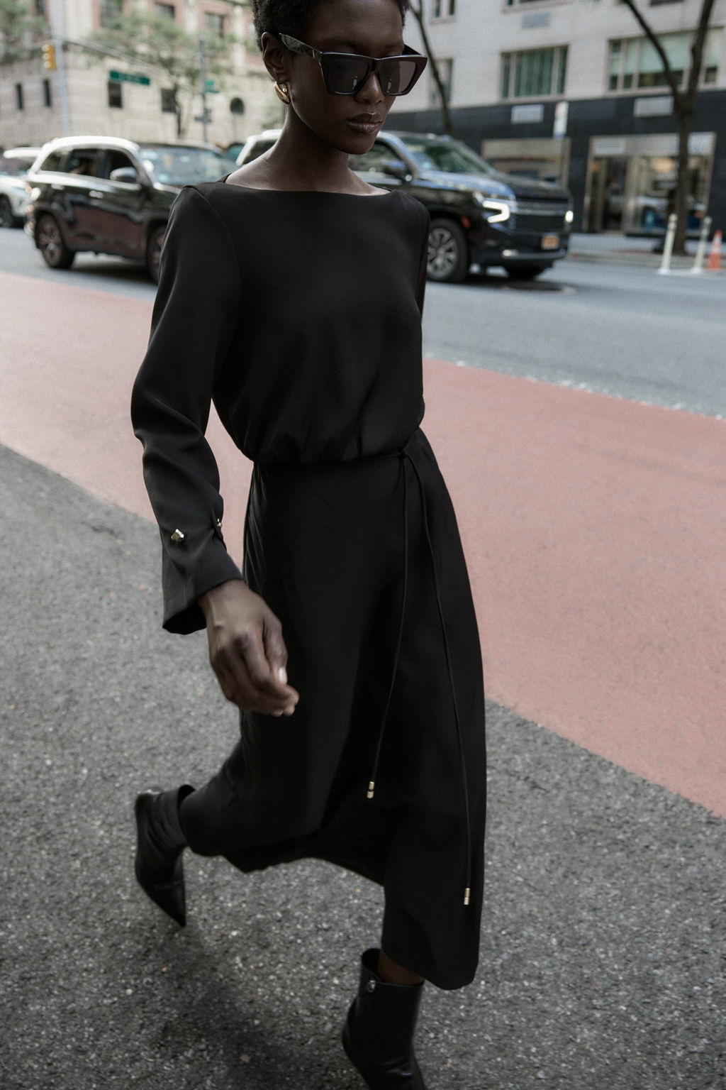 BELTED CREPE MIDI DRESS - Zara фото 4