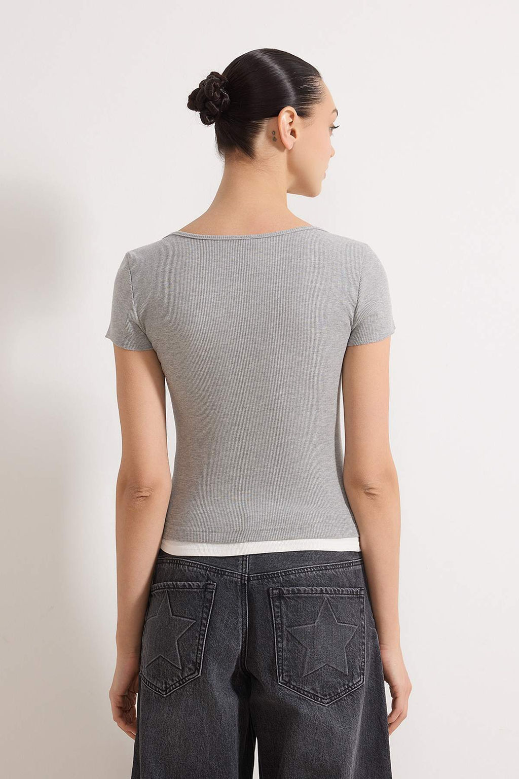 Gri Melanj Renk Bloklu Fitted/Vucuda Oturan Garni Detayl? Fitilli Esnek Orme Bluz TWOSS26BZ00103 - Trendyolmilla фото 4