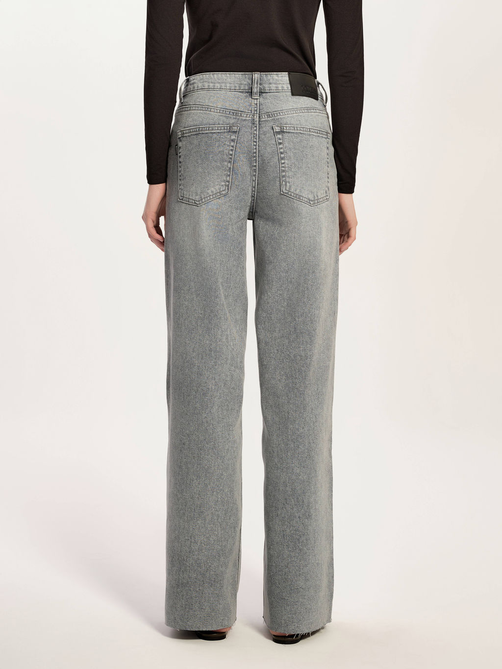 CONTE CON-785 Джинсы wide leg ULTRA-LONG серого цвета c необработанным краем grey