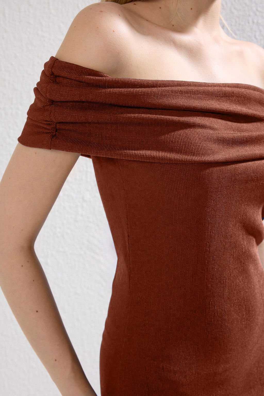 TRENDYOLMILLA Kiremit Duz Maxi Ottoman Esnek Carmen Yaka Vucuda Oturan Orme Elbise TWOSS25EL00327  фото 11