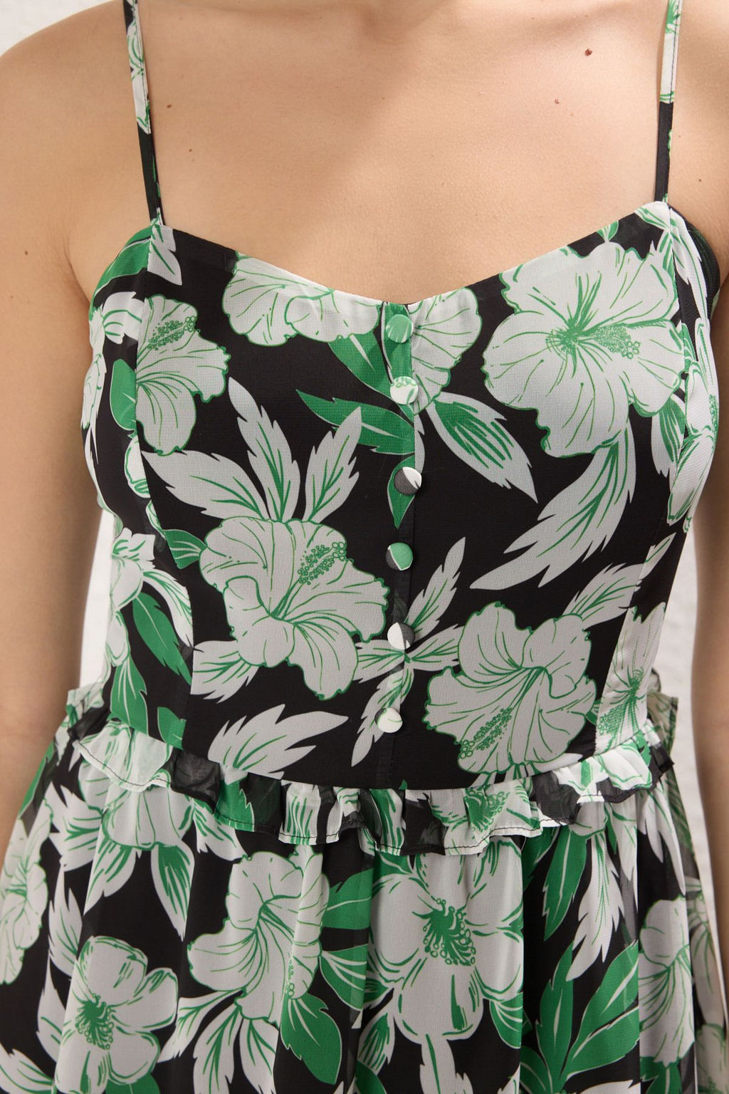 TRENDYOLMILLA Ekru Cicek Desenli Belden Ac?lan V Yaka Mini Astarl? Sifon Dokuma Elbise TWOSS23EL01782  фото 11