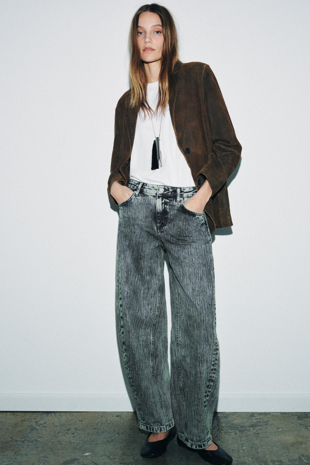 ZW COLLECTION RELAXED FIT MID-WAIST BALLOON JEANS - Zara фото 4